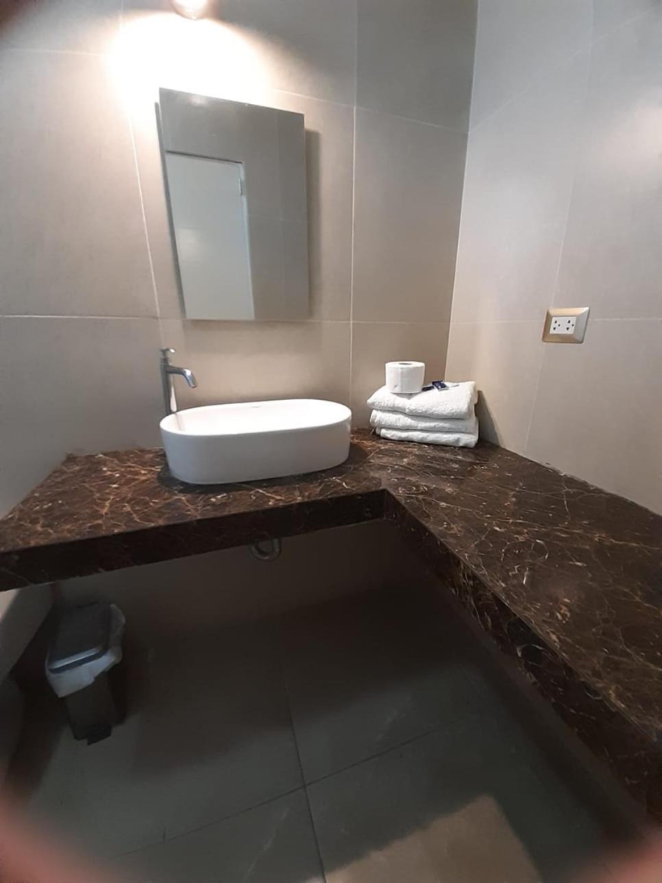 Hostel Willys House ปารากัส ภายนอก รูปภาพ
